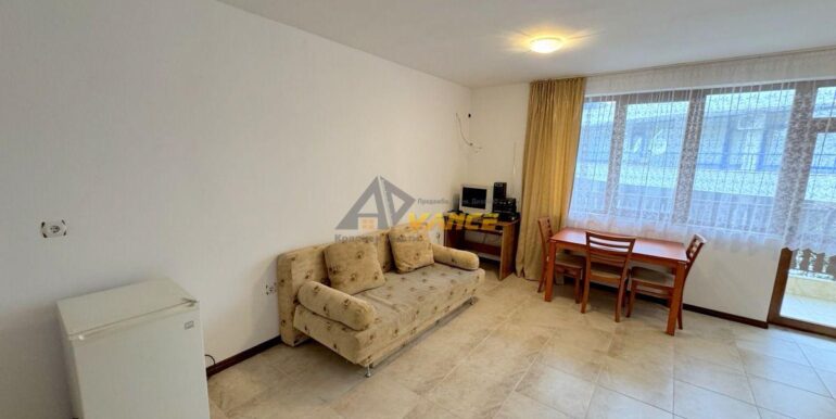 ravda-bay-pool-2-room1