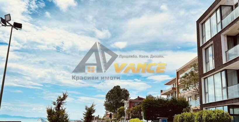 На първа линия! Студио в луксозния комплекс, с. Равда